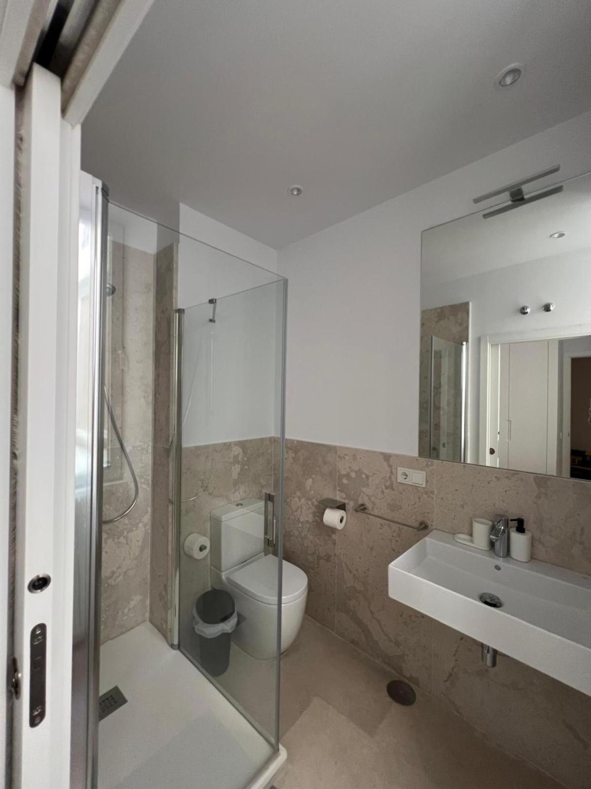 Private Rooms In Magdalena Street Madrid Luaran gambar