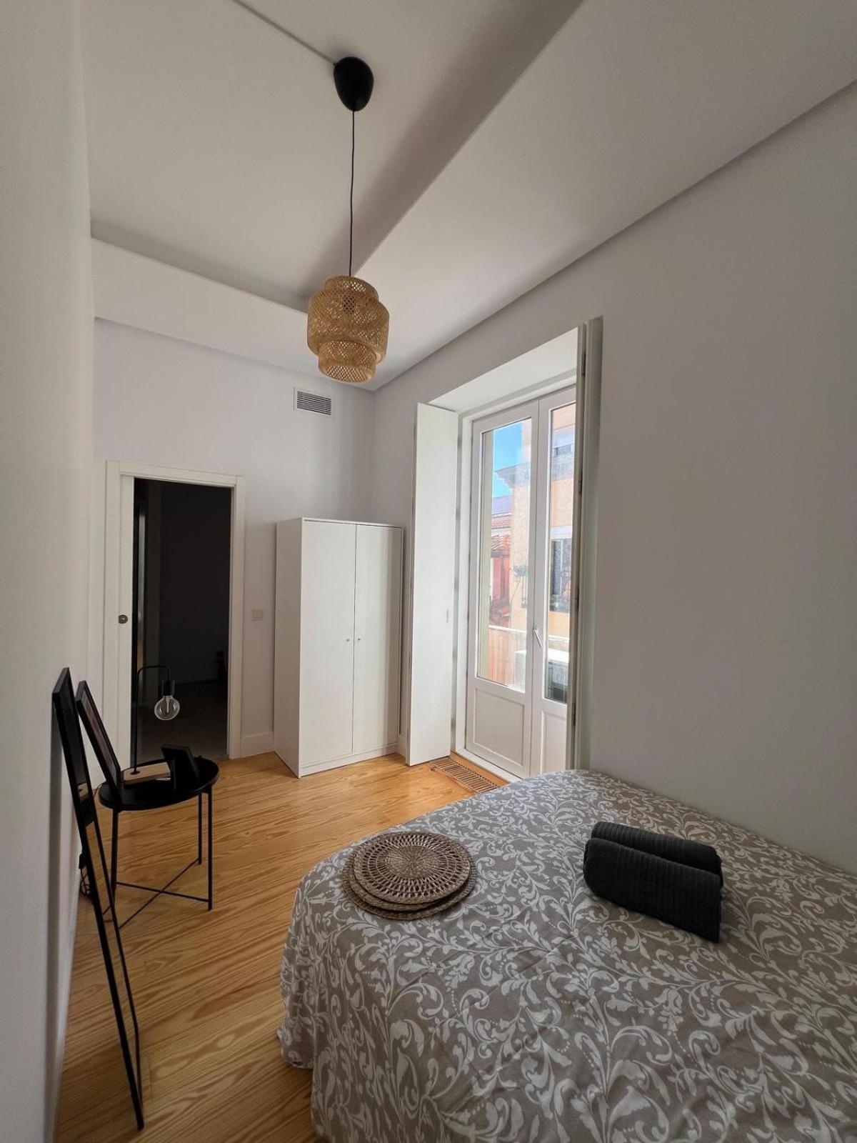 Private Rooms In Magdalena Street Madrid Luaran gambar