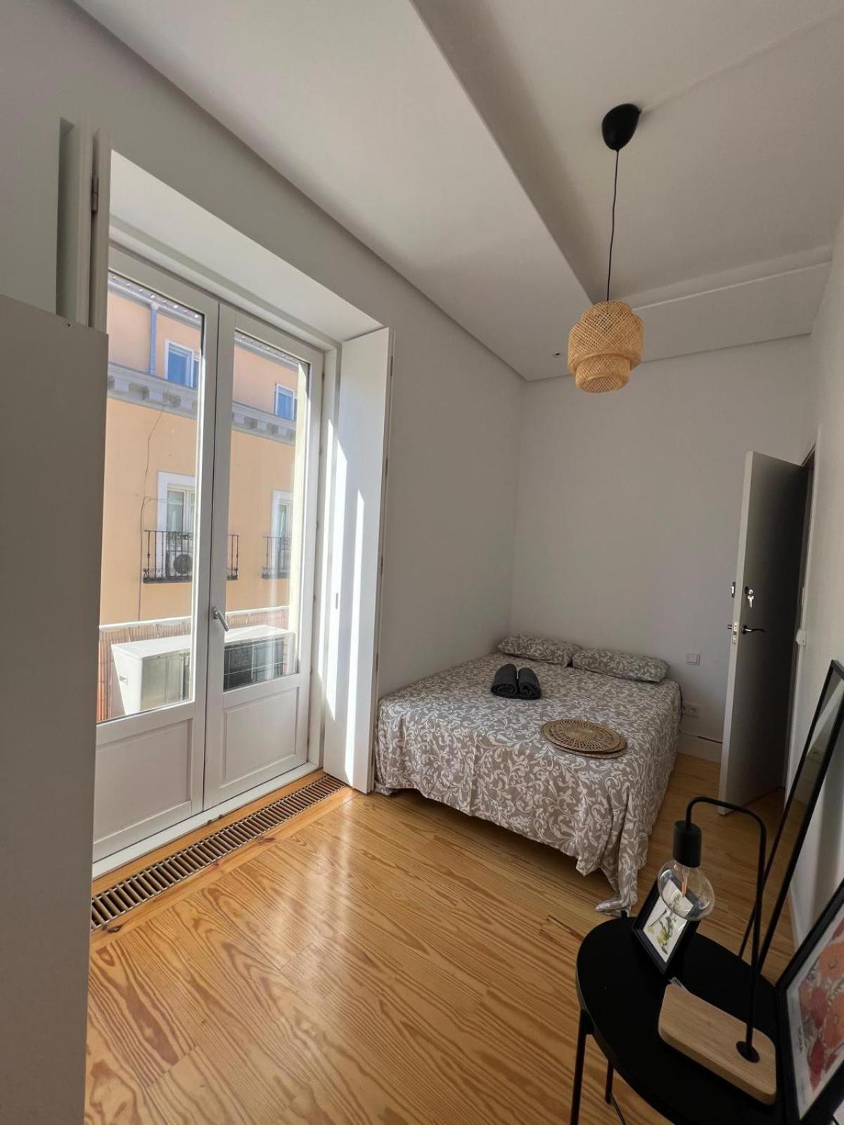 Private Rooms In Magdalena Street Madrid Luaran gambar