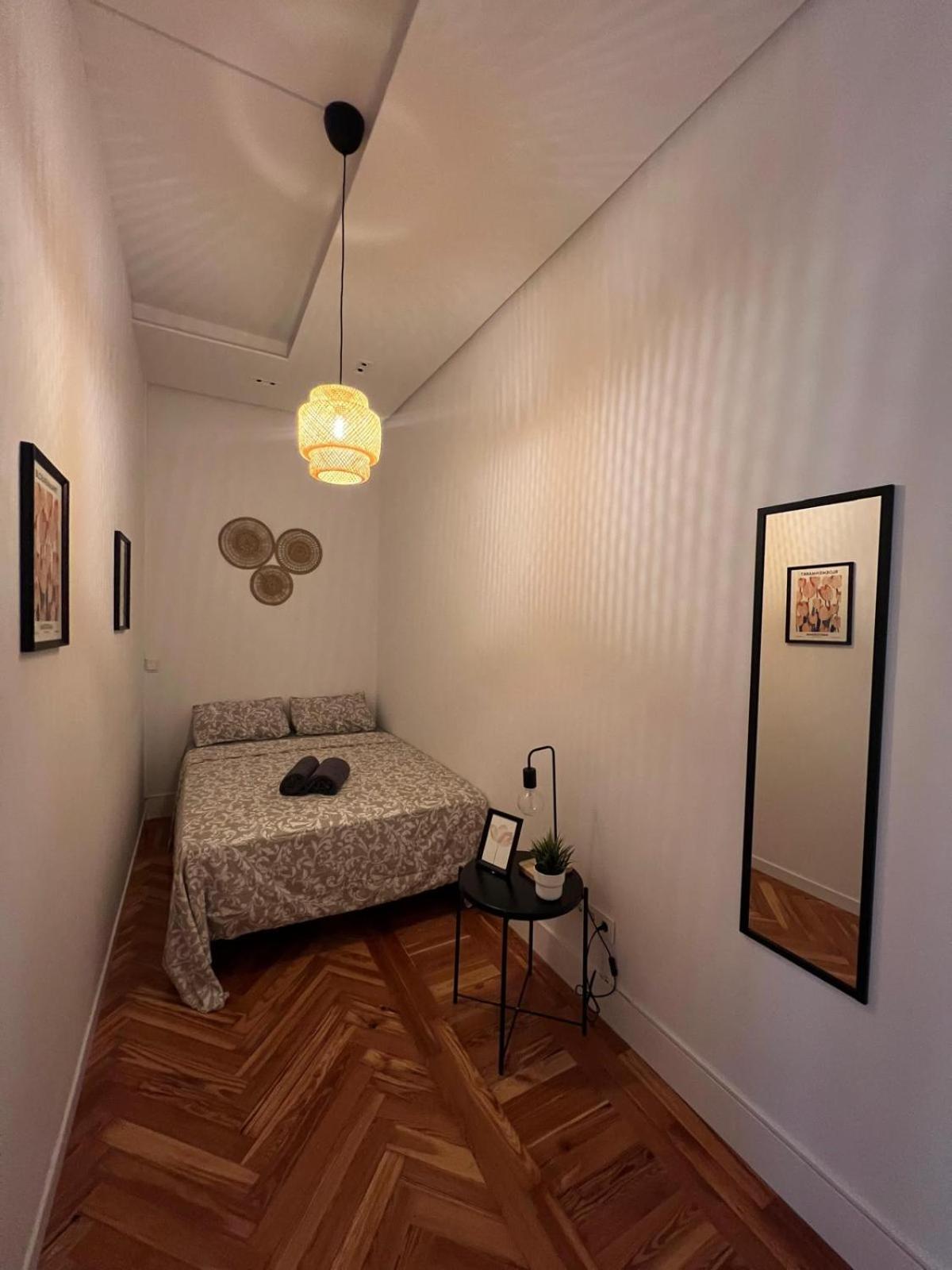 Private Rooms In Magdalena Street Madrid Luaran gambar