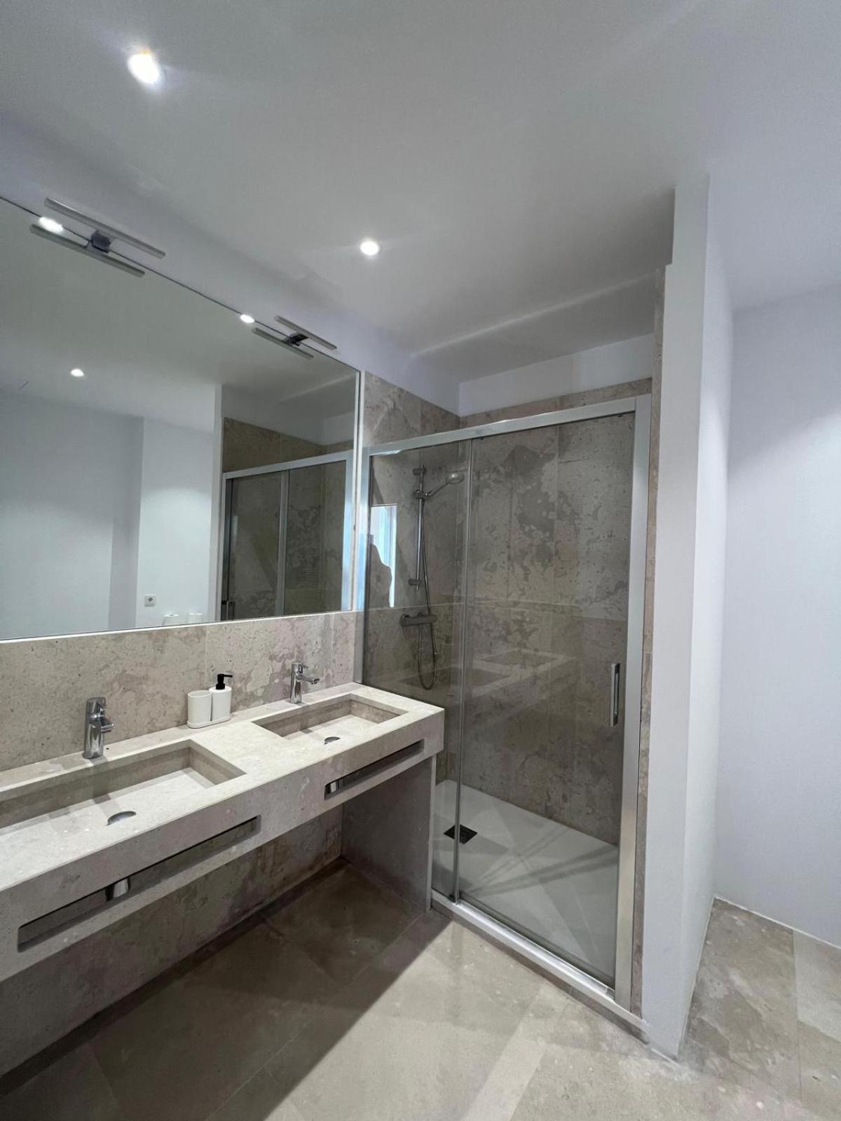 Private Rooms In Magdalena Street Madrid Luaran gambar
